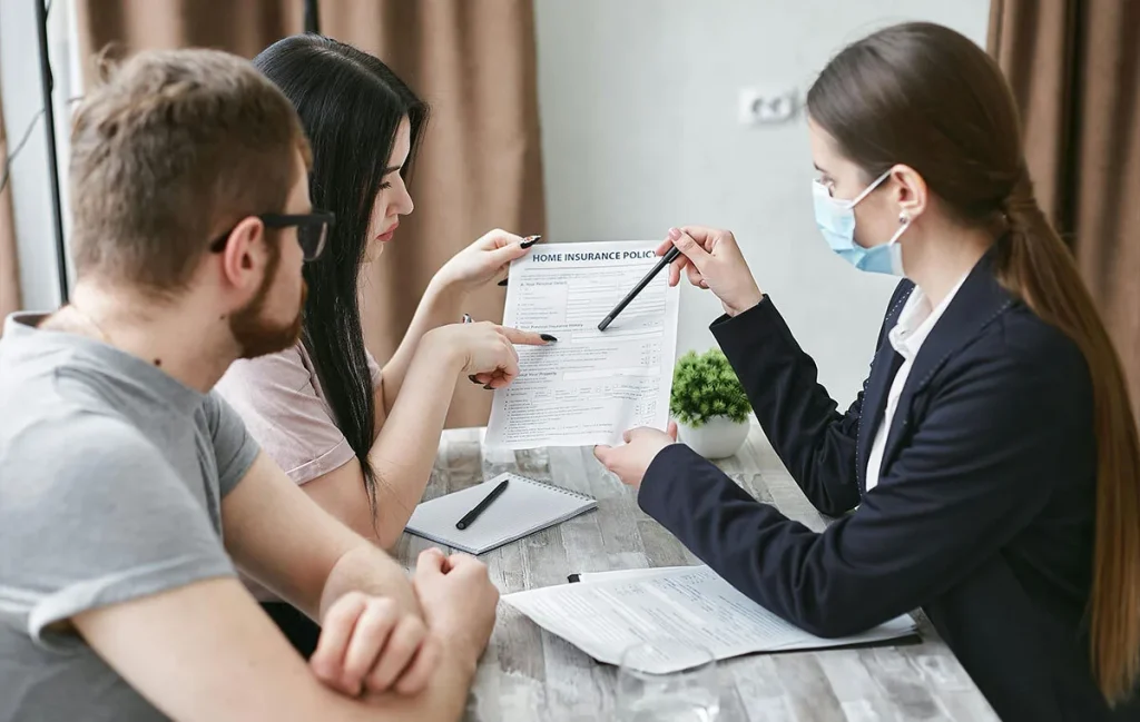 How Long Does SR-22 Last Texas insurance agent explaining SR-22 requirements